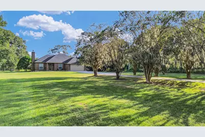 531 Jimmy Phillips Boulevard, Angleton, TX 77515 - Photo 23