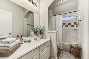 522 Cedar Point Dr, League City, TX 77573 - Photo 13