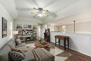 522 Cedar Point Dr, League City, TX 77573 - Photo 9