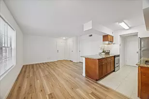 2750 Holly Hall St, Houston, TX 77054 - Photo 3