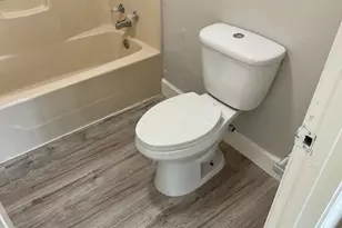 135 Huisache St, Lake Jackson, TX 77566 - Photo 11