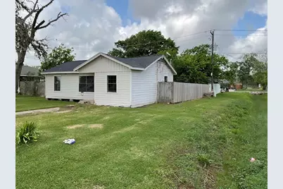 135 Huisache Street, Lake Jackson, TX 77566 - Photo 13