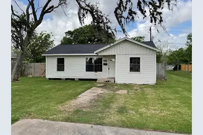 135 Huisache Street, Lake Jackson, TX 77566 - Photo 1