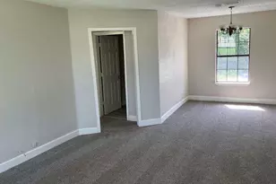 135 Huisache St, Lake Jackson, TX 77566 - Photo 3