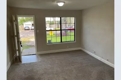 135 Huisache Street, Lake Jackson, TX 77566 - Photo 3