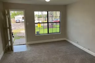 135 Huisache St, Lake Jackson, TX 77566 - Photo 3