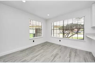 7842 Poitiers Drive, Houston, TX 77071 - Photo 7