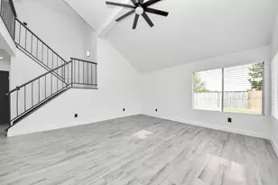 7842 Poitiers Dr, Houston, TX 77071 - Photo 3