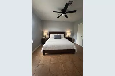 9033 Oak Knoll Lane, Houston, TX 77078 - Photo 7