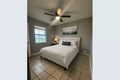 9033 Oak Knoll Lane, Houston, TX 77078 - Photo 5