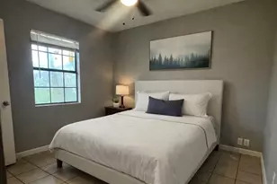 9033 Oak Knoll Ln, Houston, TX 77078 - Photo 5