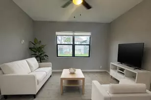 9033 Oak Knoll Ln, Houston, TX 77078 - Photo 3