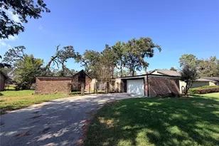 1607 Chestnut Ridge Rd, Houston, TX 77339 - Photo 1