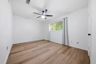 518 Rozelle Ave, Sugar Land, TX 77498 - Photo 17