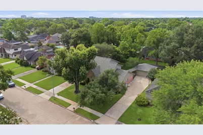 518 Rozelle Avenue, Sugar Land, TX 77498 - Photo 27