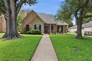 518 Rozelle Ave, Sugar Land, TX 77498 - Photo 1