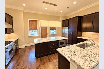 318 Calle Sevilla Place, Houston, TX 77007 - Photo 11