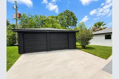 5642 Warm Springs Road, Houston, TX 77035 - Photo 23