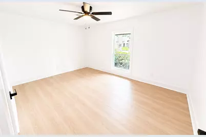 5642 Warm Springs Road, Houston, TX 77035 - Photo 13