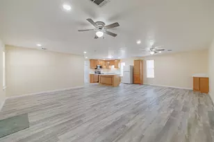 530 6th St, Sealy, TX 77474 - Photo 5