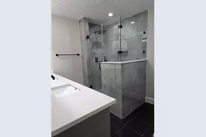 8 N Brook Pebble Court, The Woodlands, TX 77380 - Photo 11