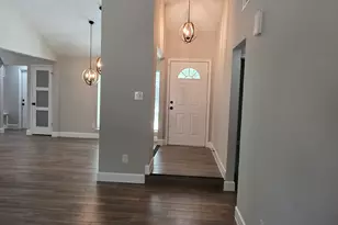 8 N Brook Pebble Ct, The Woodlands, TX 77380 - Photo 3