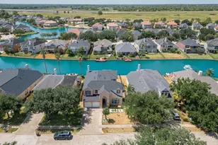 14222 Ingham Ct, Sugar Land, TX 77498 - Photo 3