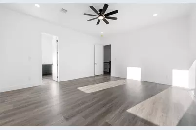 1310 Duff Lane, Houston, TX 77022 - Photo 19