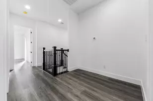 1310 Duff Ln, Houston, TX 77022 - Photo 27