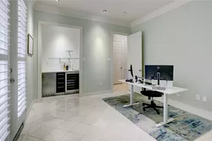 170 Oak Pl Dr, Houston, TX 77006 - Photo 3