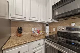 2211 S Braeswood Blvd, Houston, TX 77030 - Photo 17