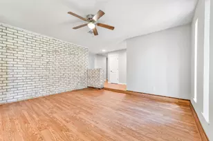 4907 Green Willow Ln, Dickinson, TX 77539 - Photo 5