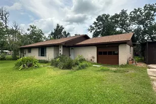 112 Raven St, Clute, TX 77531 - Photo 1