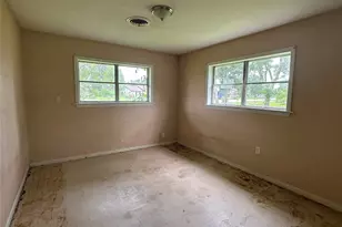 112 Raven St, Clute, TX 77531 - Photo 15