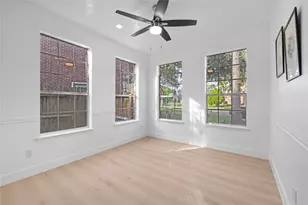 9714 Broadley Dr, Sugar Land, TX 77498 - Photo 31