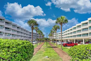 6102 Seawall Blvd, Galveston, TX 77551 - Photo 5