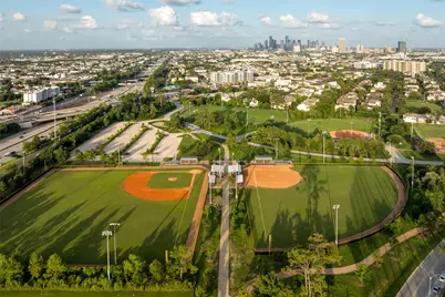 816 W 17th Street, Houston, TX 77008 - Photo 37