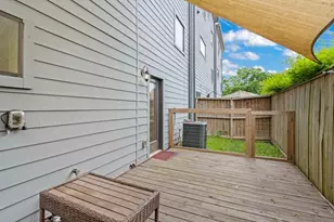 955 Saint Augustine St, Houston, TX 77023 - Photo 27