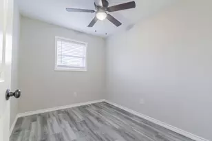 105 Willwood Dr, Willis, TX 77378 - Photo 9