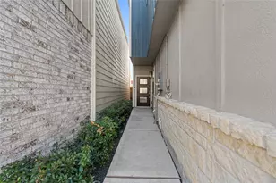 1906 La Magnolia Dr, Houston, TX 77023 - Photo 3