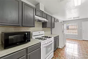 8003 Swiftwater Ln, Houston, TX 77075 - Photo 5