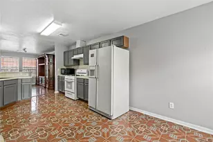 8003 Swiftwater Ln, Houston, TX 77075 - Photo 9