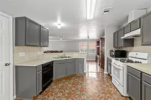8003 Swiftwater Ln, Houston, TX 77075 - Photo 7