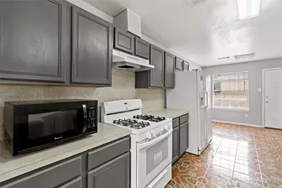 8003 Swiftwater Lane, Houston, TX 77075 - Photo 5