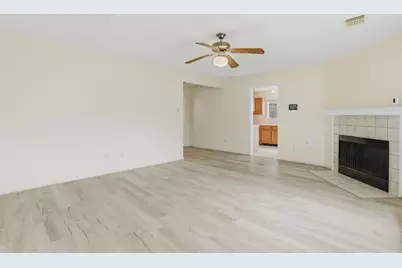 15810 Pilgrim Hall Drive, Friendswood, TX 77546 - Photo 17