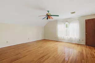 15810 Pilgrim Hall Dr, Friendswood, TX 77546 - Photo 9