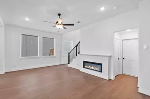 10106 Sonoran Vly Ct, Iowa Colony, TX 77583 - Photo 5