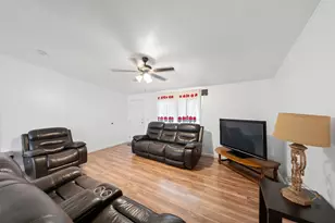 2522 Joseph Pine Ln, Houston, TX 77088 - Photo 5