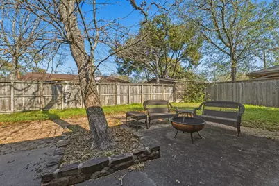 9766 Westview Drive, Houston, TX 77055 - Photo 37