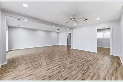 9766 Westview Drive, Houston, TX 77055 - Photo 15